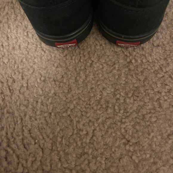 Used - Picture 3 of 4